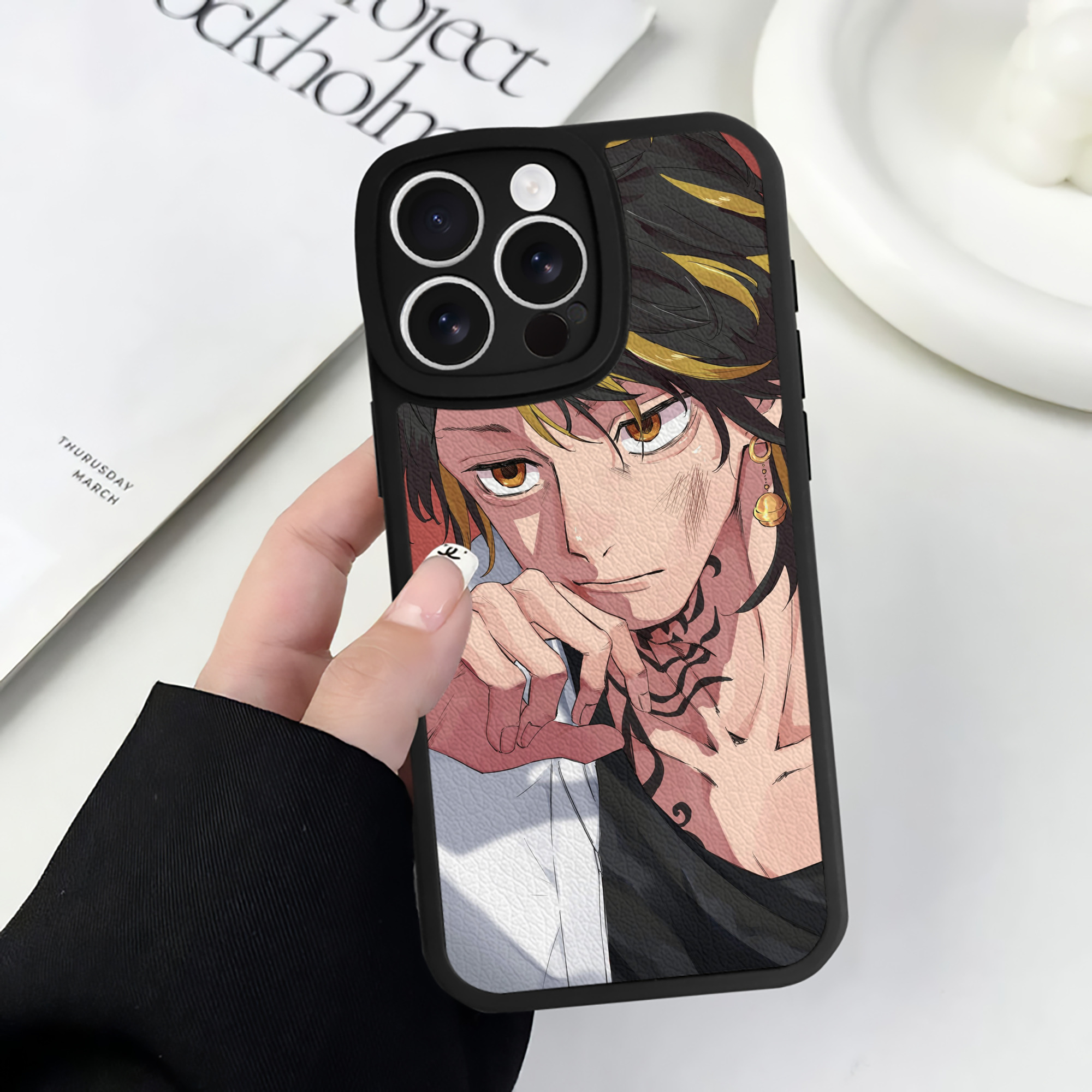 （画像用） 東京リベンジャーズ Tokyo Revengers 【iPhone 16シリーズ対応】シリコンスマホケース（レザー調） 材質：シリコン